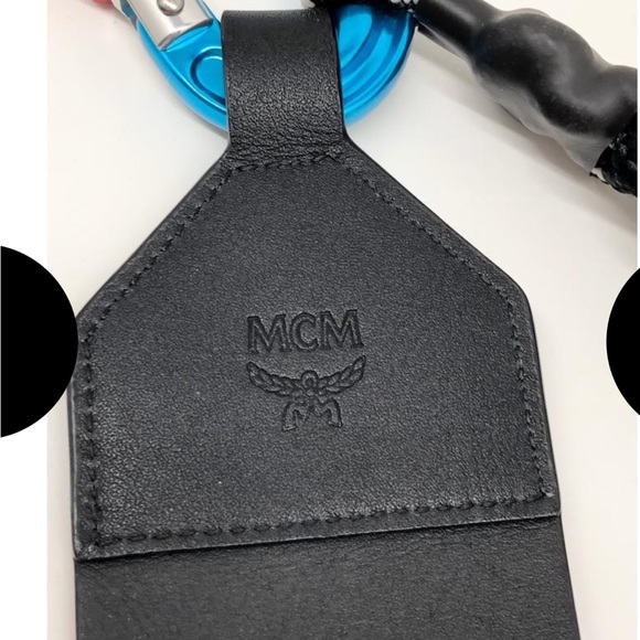 MCM RAYMONDE OVERSIZED BAG CHARM KEYRING LUGGAGE TAG BRAND NEW & 100% AUTHENTIC - Picture 4 of 14